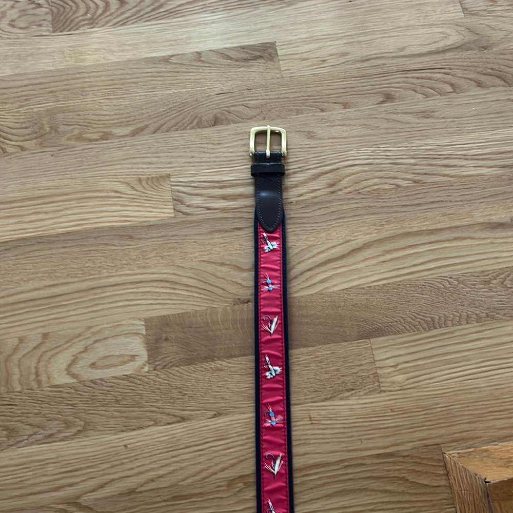 Vineyard vines belt size 38